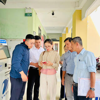 <a href="/chuyen-doi-so" title="Chuyển đổi số" rel="dofollow">Chuyển đổi số</a>