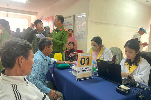 CÔNG AN PHƯỜNG ĐIỆN BÀN ĐÔNG PHỐI HỢP THU MẪU ADN THÂN NHÂN LIỆT SỸ