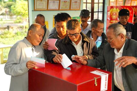 CỬ TRI PHƯỜNG ĐIỆN BÀN ĐÔNG NÔ NỨC THAM GIA NGÀY HỘI TOÀN DÂN