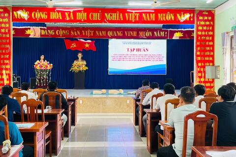 Chi cục Quản lý Tài nguyên nước và Thủy lợi thuộc Sở Nông nghiệp và Môi trường thành phố phối hợp UBND phường Điện Bàn Đông tập huấn nâng cao kiến thức về phòng, chống thiên tai.