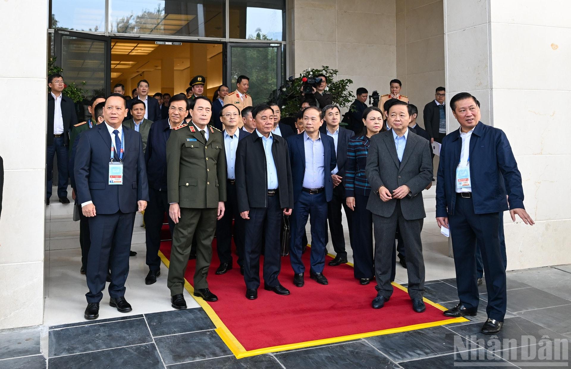 Thường trực Ban Bí thư Trần Cẩm Tú chủ trì sơ duyệt công tác tổ chức phục vụ Đại hội XIV của Đảng. (Ảnh: DUY LINH) ndo_br_bnd-4062.jpg